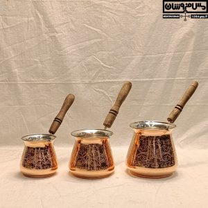 دله مسی _ جزوه مسی _ دله برنج _ جزوه عربی _ قهوه جوش شکمی چکشی دسته مسی ماکیاتو- قهوه جوش مسی - خرید قهوه جوش مسی - قیمت قهوه جوش مسی - قهوه جوش مسی اصفهان - قهوه جوش مسی زنجان - قهوه جوش مسی اصل - قهوه جوش مسی ترک- خرید قهوه جوش مسی زنجان- قیمت قهوه جوش مسی زنجان- خرید قهوه جوش مسی اصفهان- قیمت قهوه جوش مسی اصفهان - مرکز تولید قهوه جوش مسی - copper coffee pot - copper coffee pot price - قهوه جوش مسی دسته دار - قهوه جوش مسی قهوه ترک - طرز تهیه قهوه ترک با قهوه جوش مسی-قهوه جوش مسی باکیفیت- قهوه جوش مسی ارزان - خرید قهوه جوش مسی باکیفیت از مس فروشان -قهوه جوش مسی طرحدار شکمی دسته چوبی نانو مدل لاته235