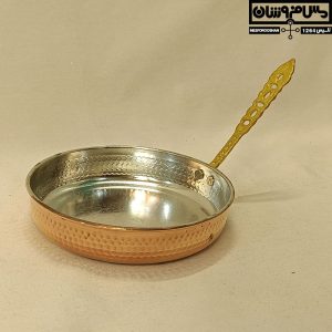 تابه مسی با دسته مشبک و ظریف مناسب برای نیمرو و سرخ کردن