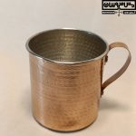 نمای باکیفیت لیوان مسی چکش‌کاری با قلع درخشان