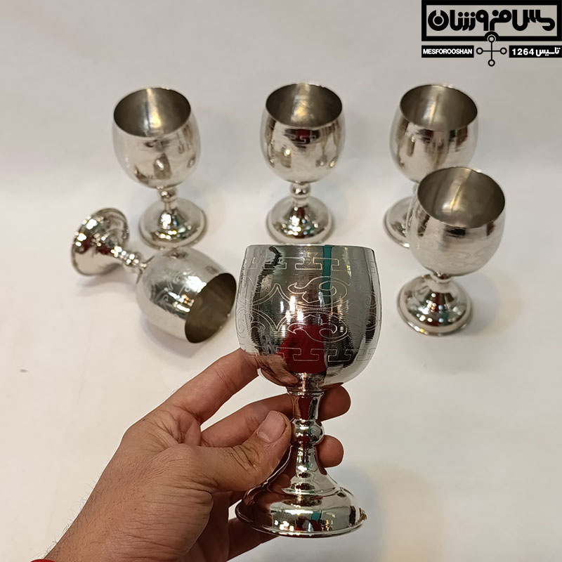 گیلاس مسی آبکاری کروم سایز ۳ مدل ساسی (18) گیلاس مسی آبکاری کروم سایز ۳ مدل ساسی 18 |